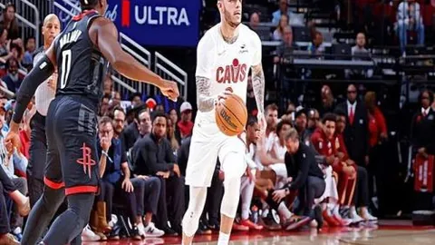 揭秘巴黎圣日耳曼双线激战：客场挑战实力小将，悬念迭起！